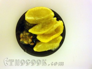Зварнеий розрізаний лимон