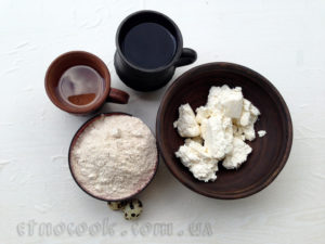 Сир, цільнозернове борошно, перепелині яйця - все необхідне для української страви галушки або кльоцки рецепт від Етнокук